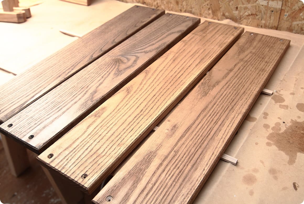 自宅でオイル塗りを終えたら、次の作業は翌日まで持ちこし