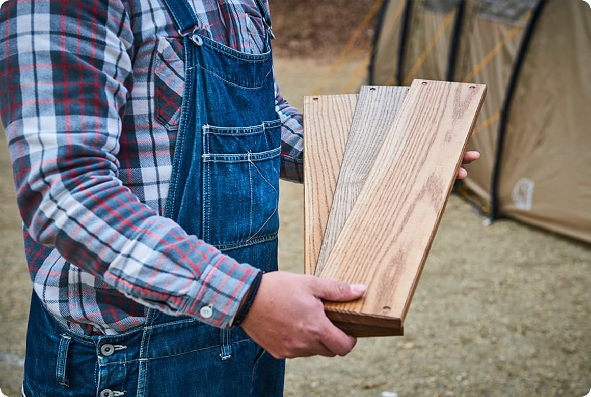 ビス留め、脚先のヤスリがけをすれば完成です