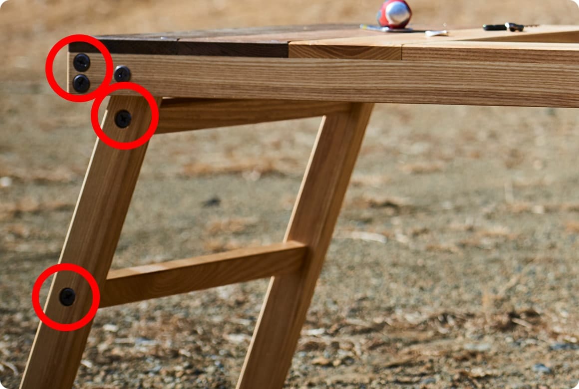 木材B（長さ540mm）の木口に片側2箇所ずつ両側に。2本（計8箇所）。