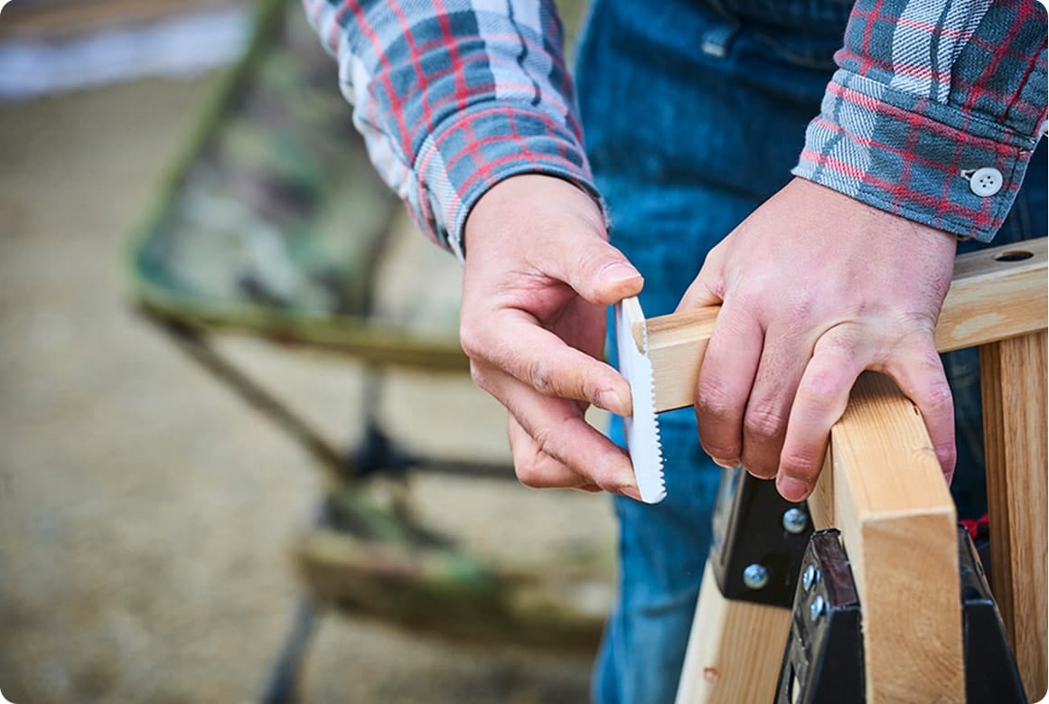11.脚先のヤスリがけをして完成
