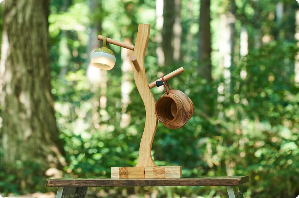 今回特にこだわったのは、幹に曲線を採用したことと、枝を少しナナメ上に留まるようにしたことです