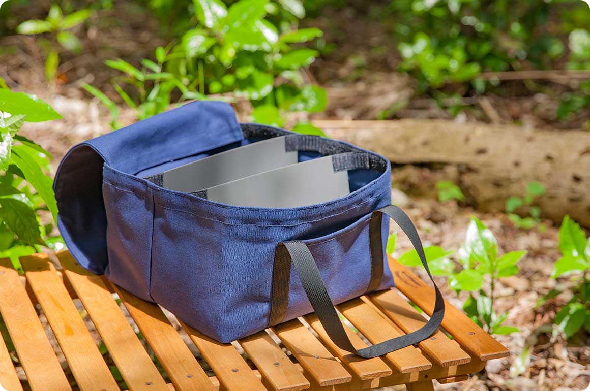 アースカラー主体の道具が多い中、採用したネイビーはキャンプ道具としては珍しい部類です