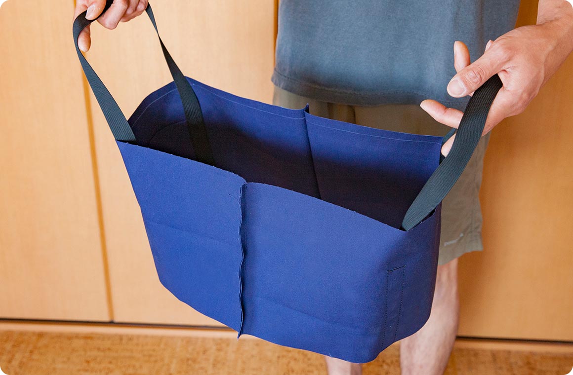 縫い合わせた状態。写真のような筒状になる