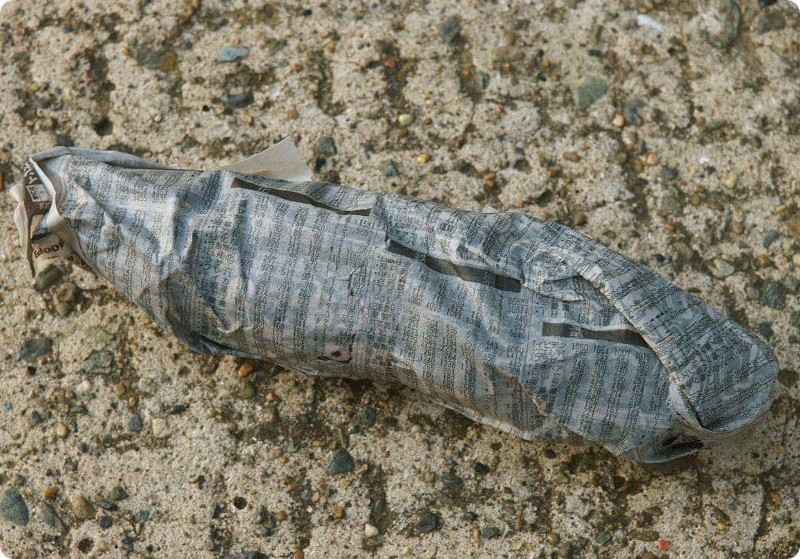 濡らした新聞紙で包んだいも