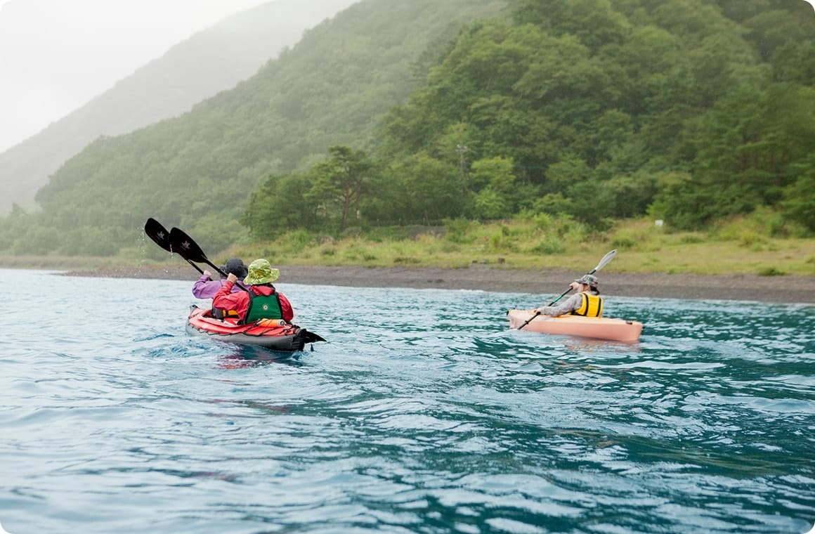 カヤックはソロ（一人用）とタンデム（二人用）があります