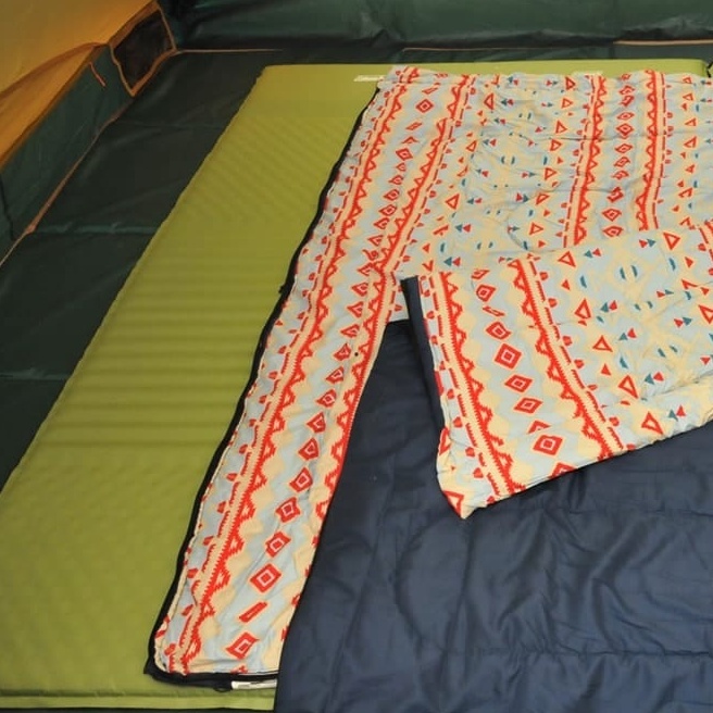 夏キャンプの暑さ対策<br>テント泊で涼しく眠る工夫とアイデア