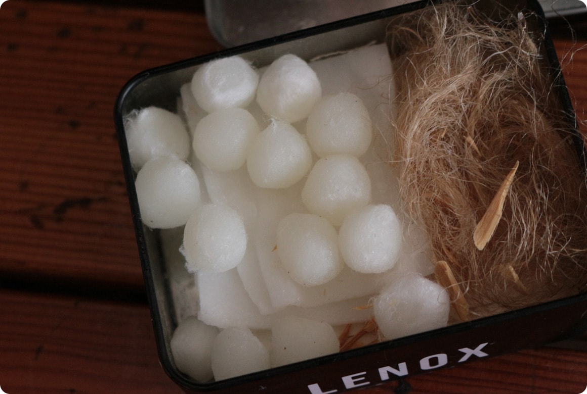 ワセリンと化粧用のコットン