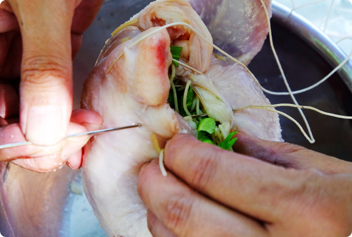 おなかを閉じて成形