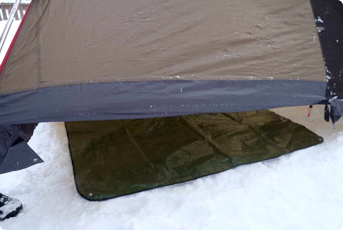 インナーテントの下には防水シートを敷きましょう