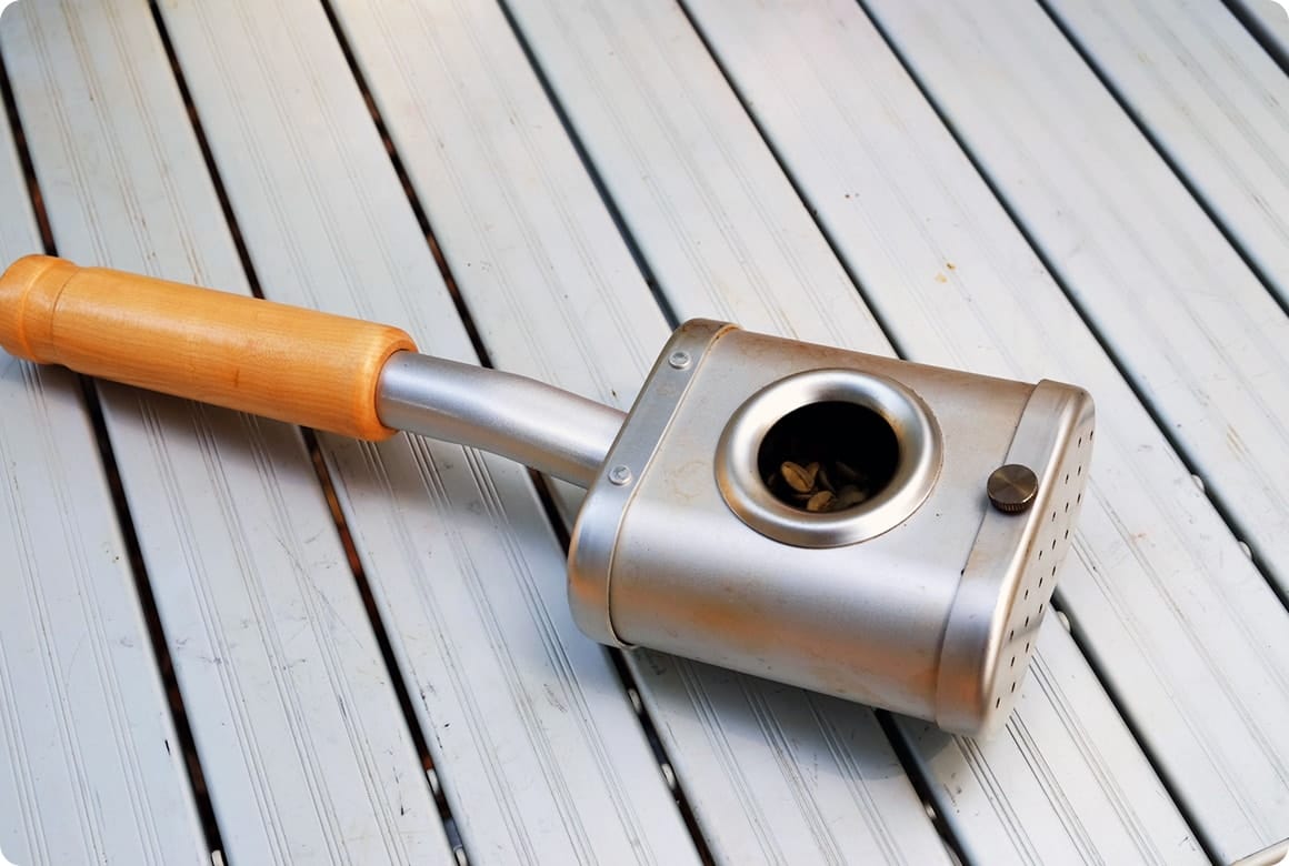 コーヒー豆用のハンドロースター