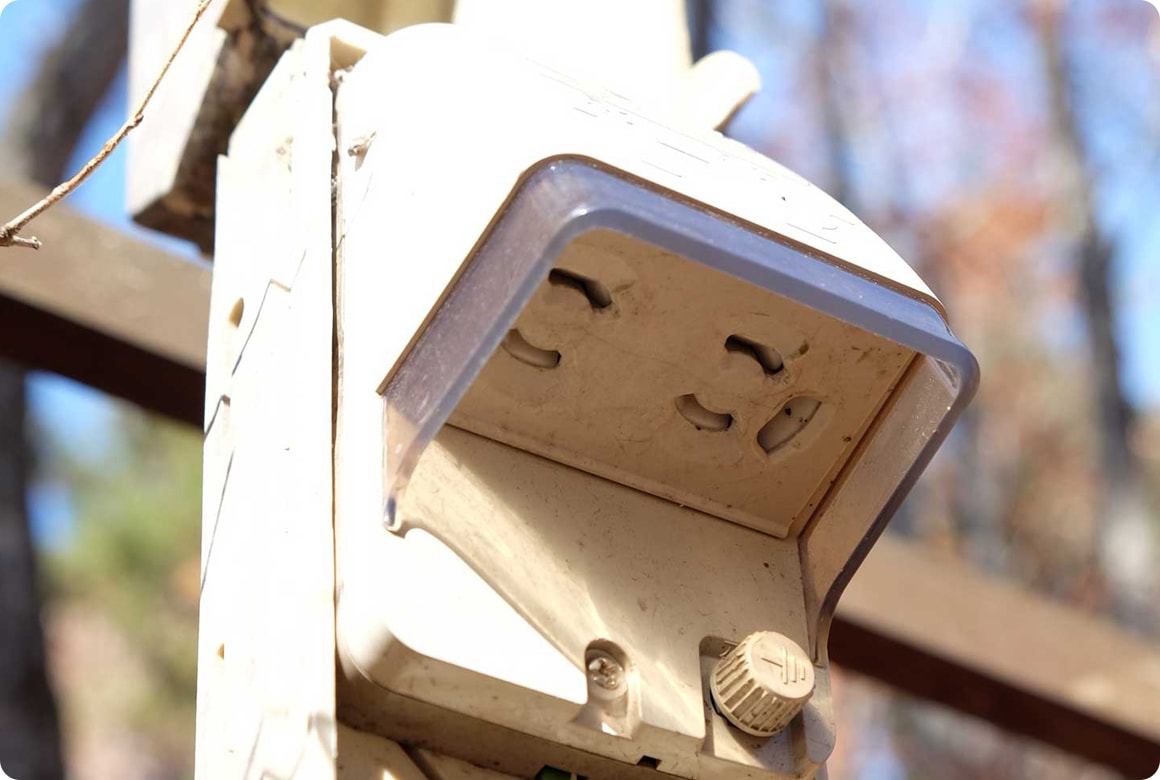 雨や雪の影響を受けにくい構造