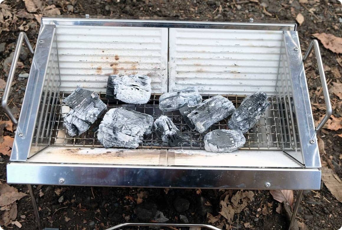 木炭は少量で十分