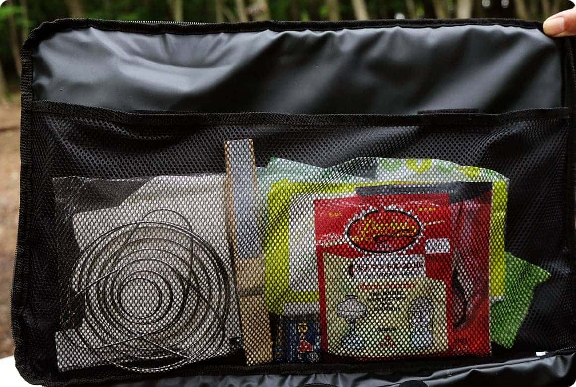 メッシュや透明など中身がわかるもののほうが小物の紛失防止に役立つ