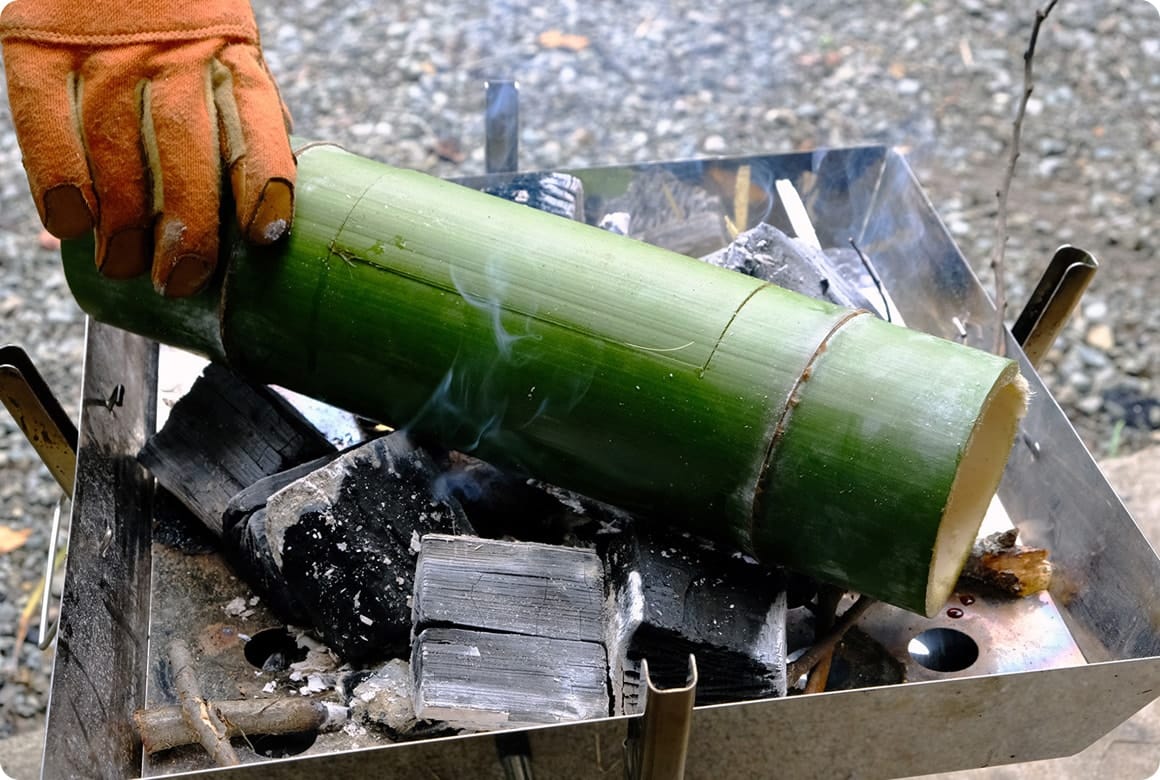 焚き火台の準備から、十分に炭がおきるまで約30分