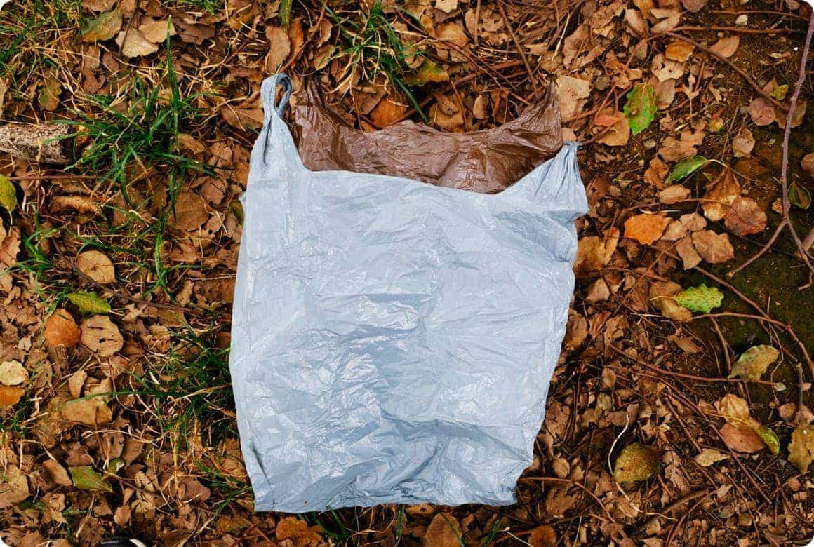 レジ袋は二重に重ねます