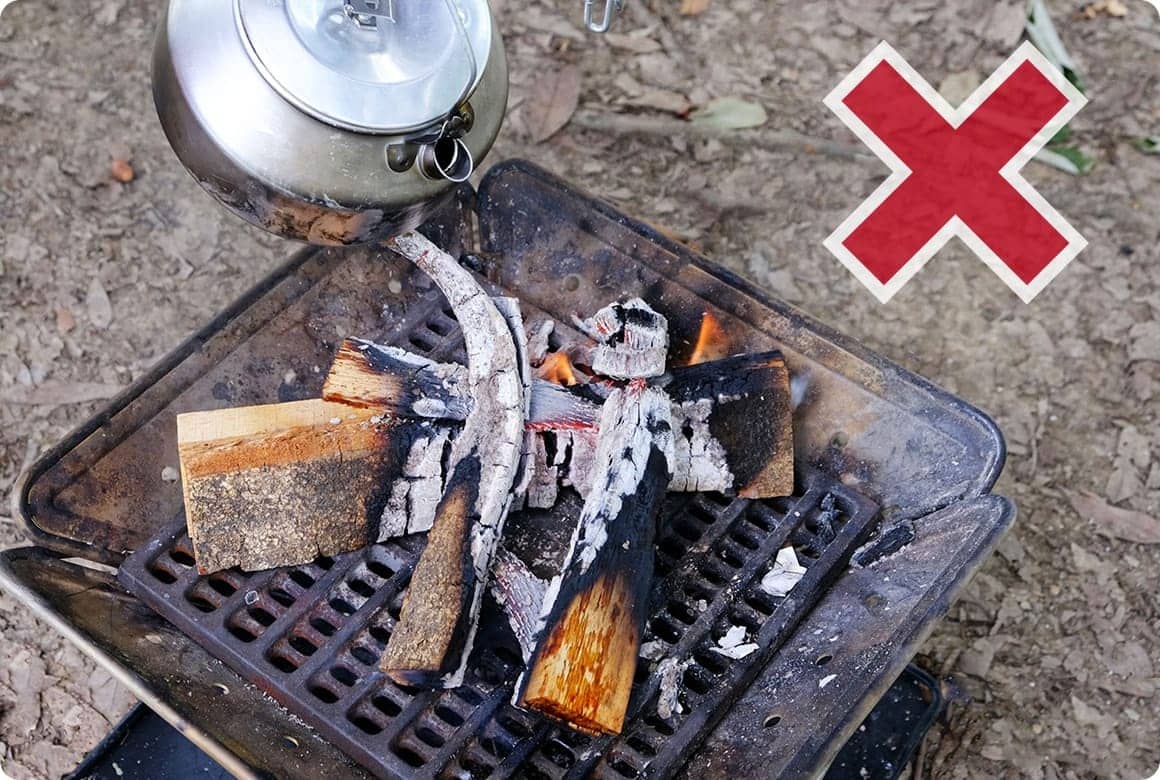 水で一気に消火するのはNG