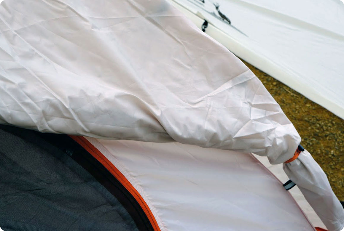 パネルやフライシートは内巻きに