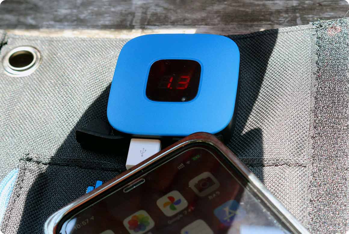 液晶付きソーラーパネル