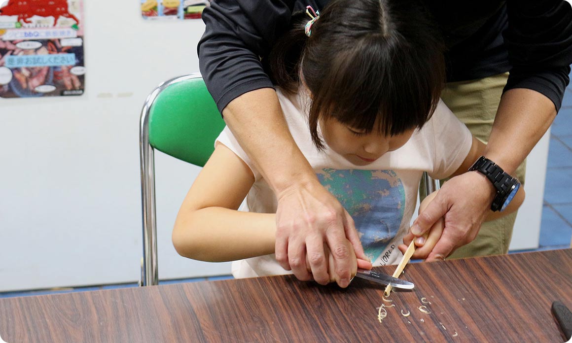 子ども用ナイフの選び方は？ 安全に使わせるには？ はじめてのナイフ