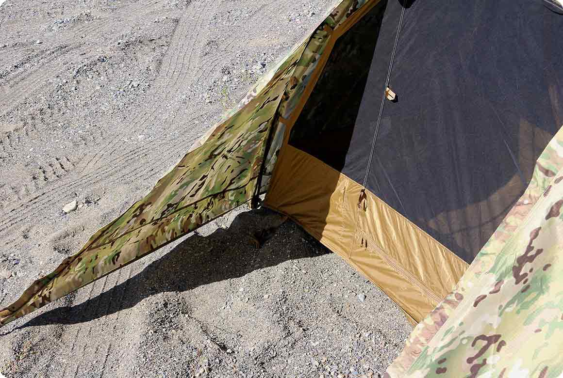 さらさらとした砂はペグを地面に簡単に刺せる半面、すぐに抜けてしまうのが困りものです。