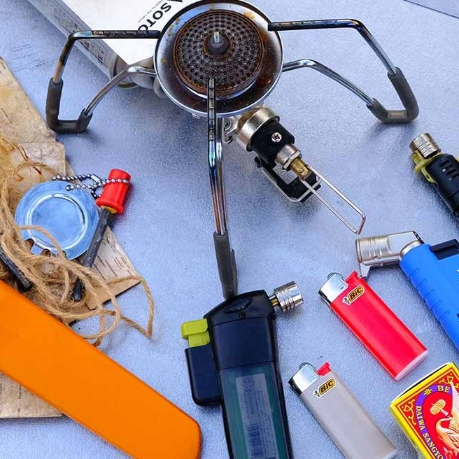 キャンプで常備しておきたい 着火道具