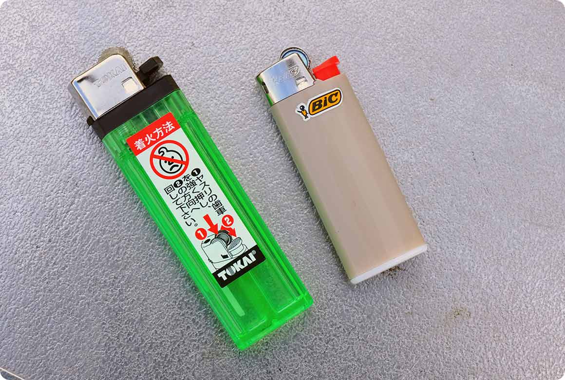 キャンプで使われる着火道具で最も定番なのがライター