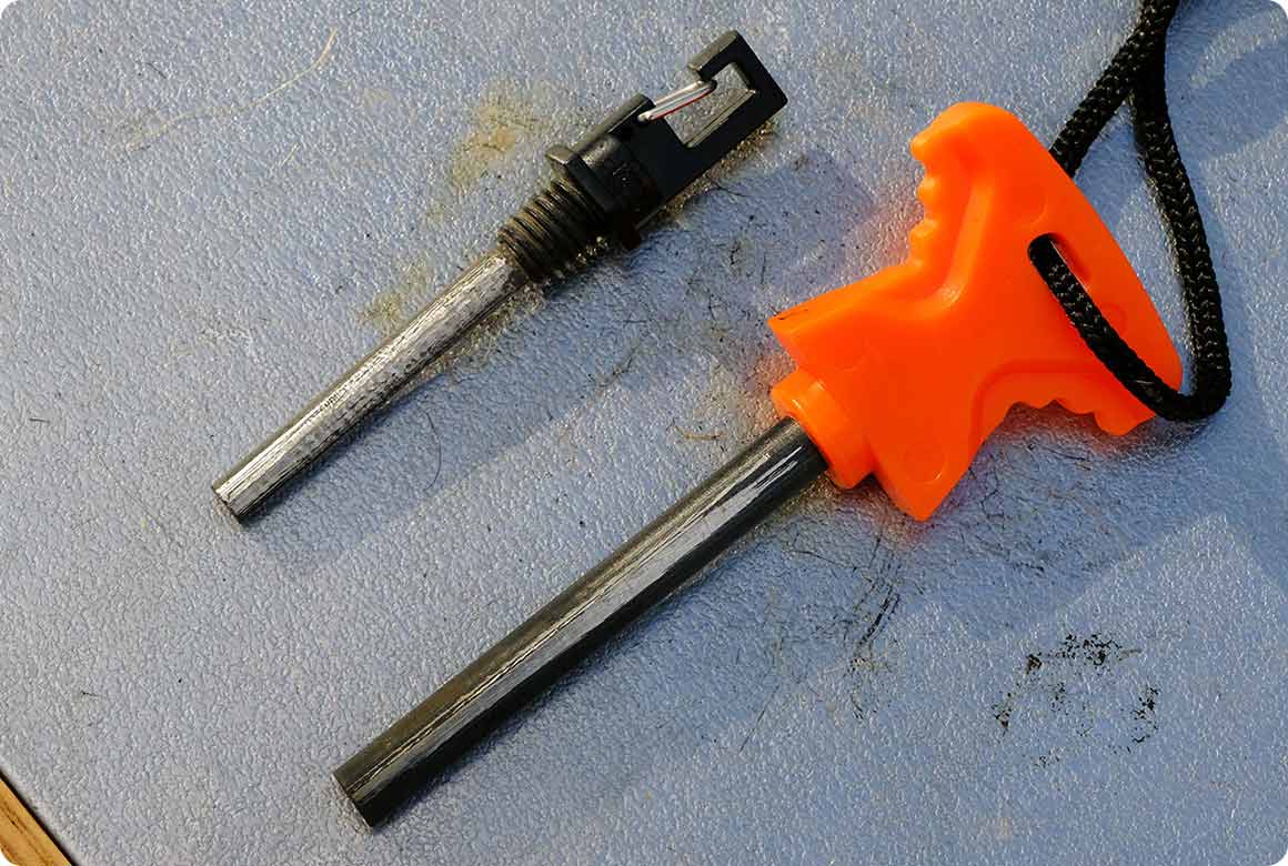 ファイヤースターターはできるだけ長いものが便利