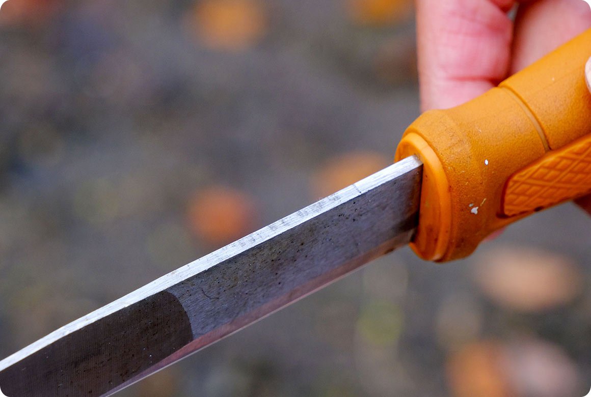 ロッドが長いほど、大きな火花が飛ぶので火口やバーナーに確実に着火できます