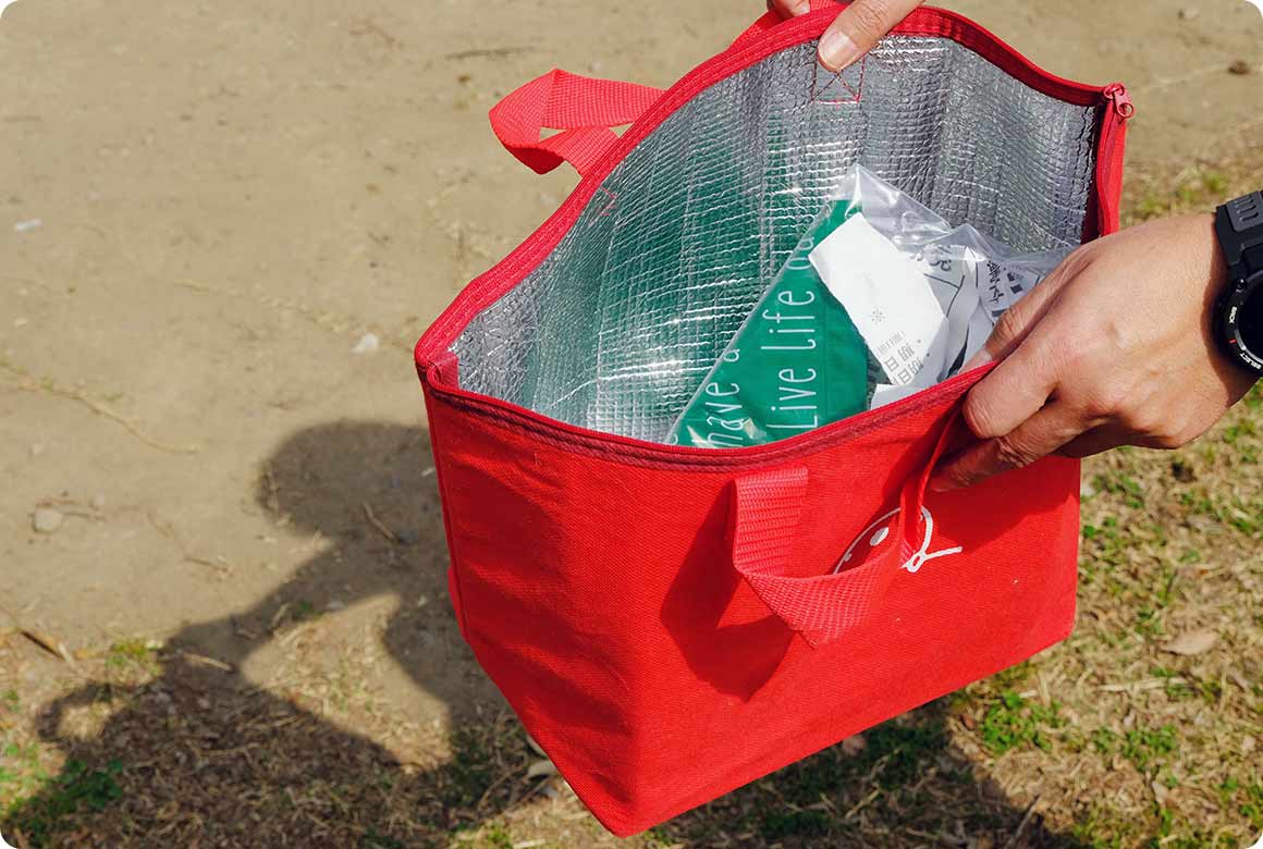 間違ってもゴミを置き去りにしたり、高速道路のSA/ PAや立ち寄ったコンビニ、商店のゴミ箱に捨てたりするのはやめましょう。