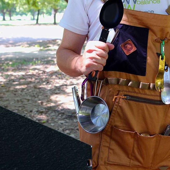 キャンプ用エプロンにあると便利な機能は？エプロンの選び方