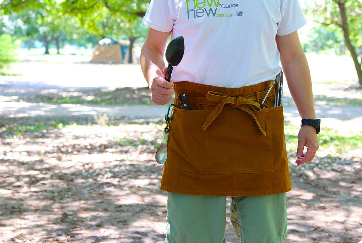 前掛けは腰で支える