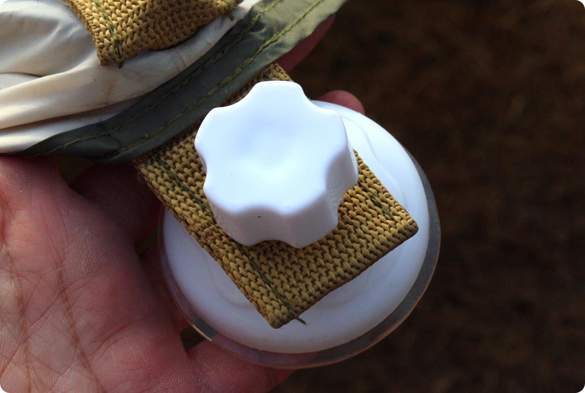 クルマとの接続方法・吸盤タイプ