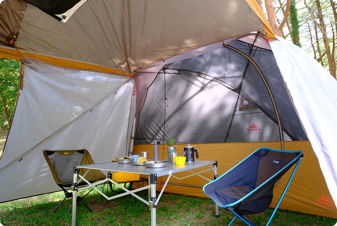 カーサイドテントは車内が見えづらくプライバシー確保に役立つ