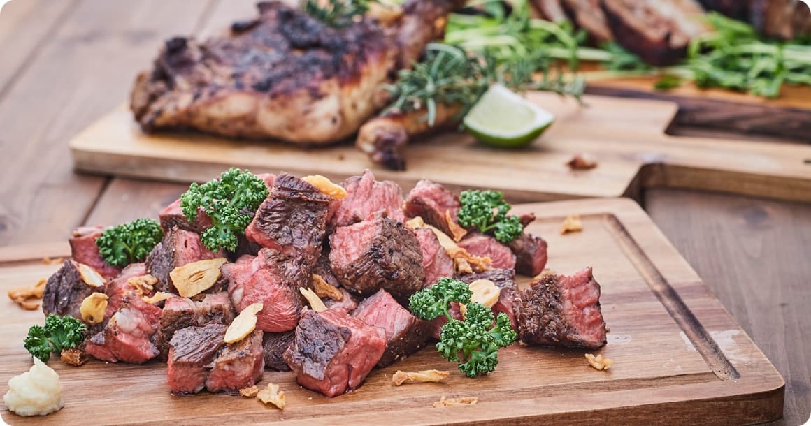 BBQにもおすすめ！ 塊肉を使った 絶品キャンプ飯のレシピ