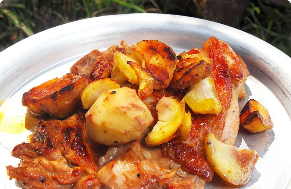 ハーブ香るスペアリブの炭火焼き