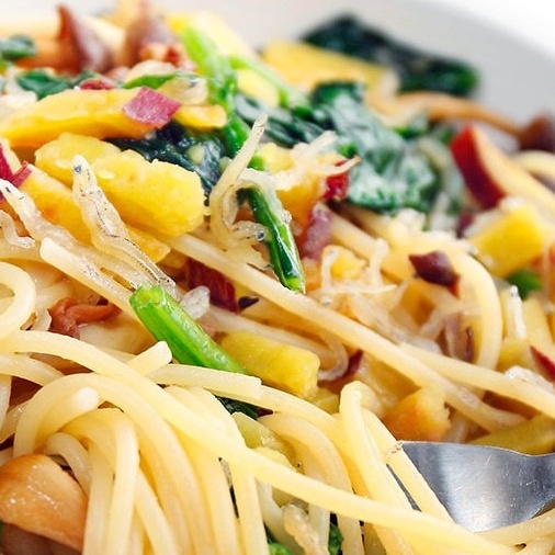 じゃことさつまいもとほうれん草のパスタ