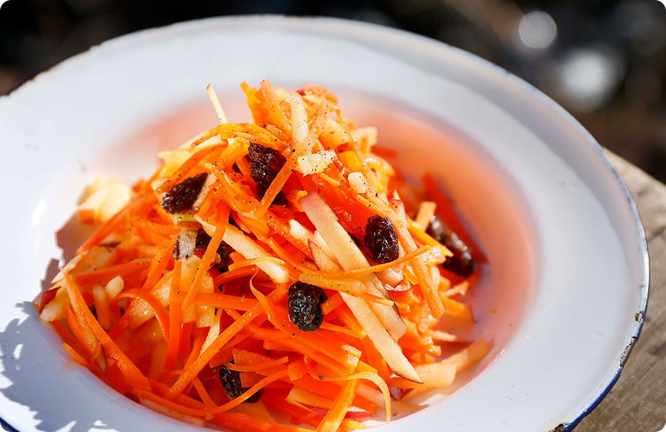 林檎とにんじんのラペ（サラダ）