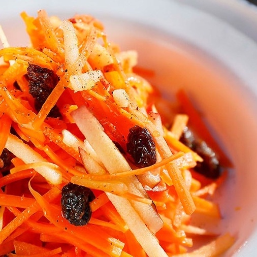 林檎とにんじんのラペ（サラダ）