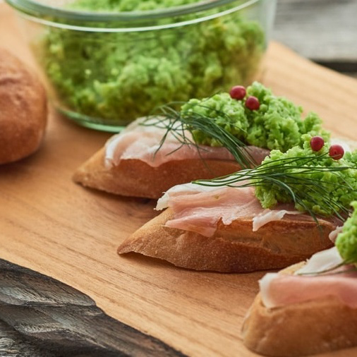 枝豆と生ハムのカナッペ