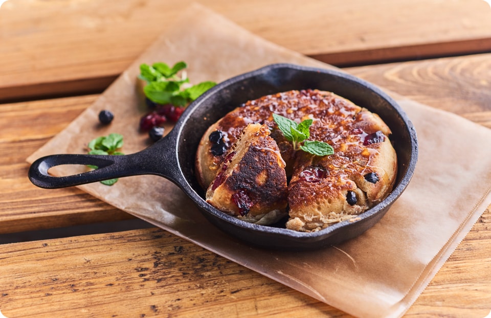 スパイスが香るスキレットホットケーキ