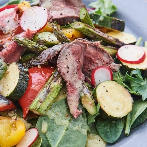 鹿肉と焼き野菜のサラダ