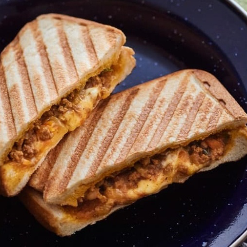 キーマカレーホットサンド