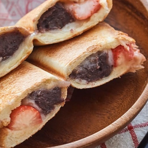 ホットサンドメーカーdeいちご大福サンド