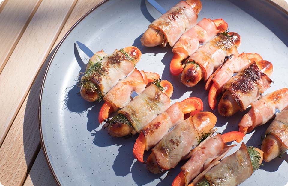 ソーセージとお好みハーブのベーコン巻き