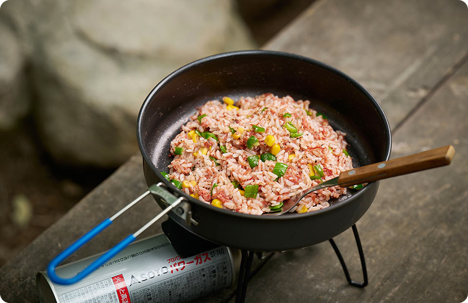 彩りコンビーフピラフ