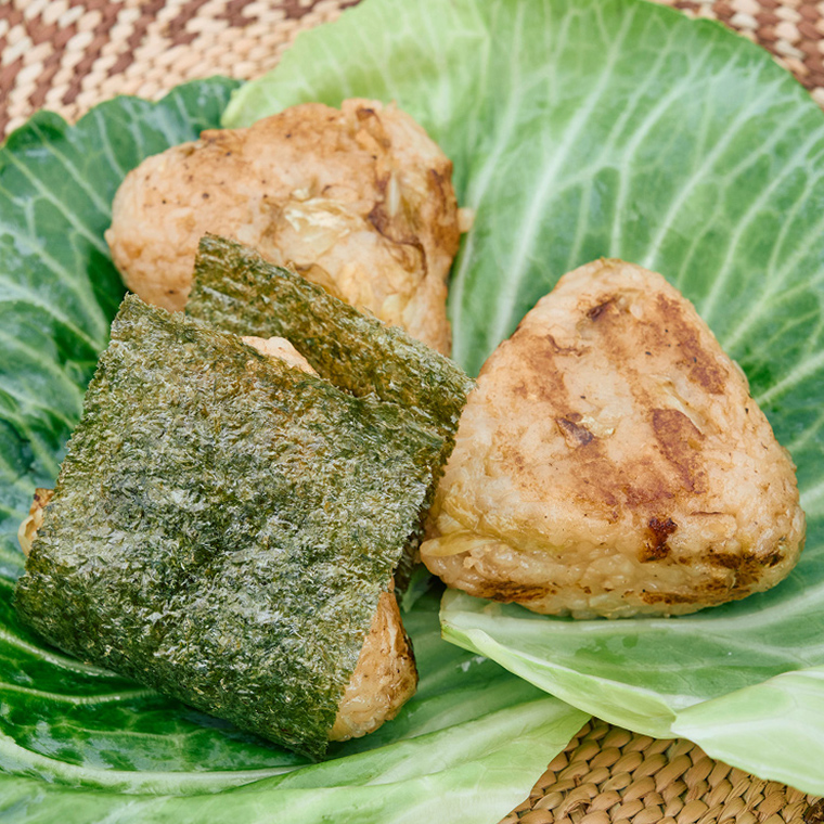 キャベツの炊き込みごはんと焼きおにぎり