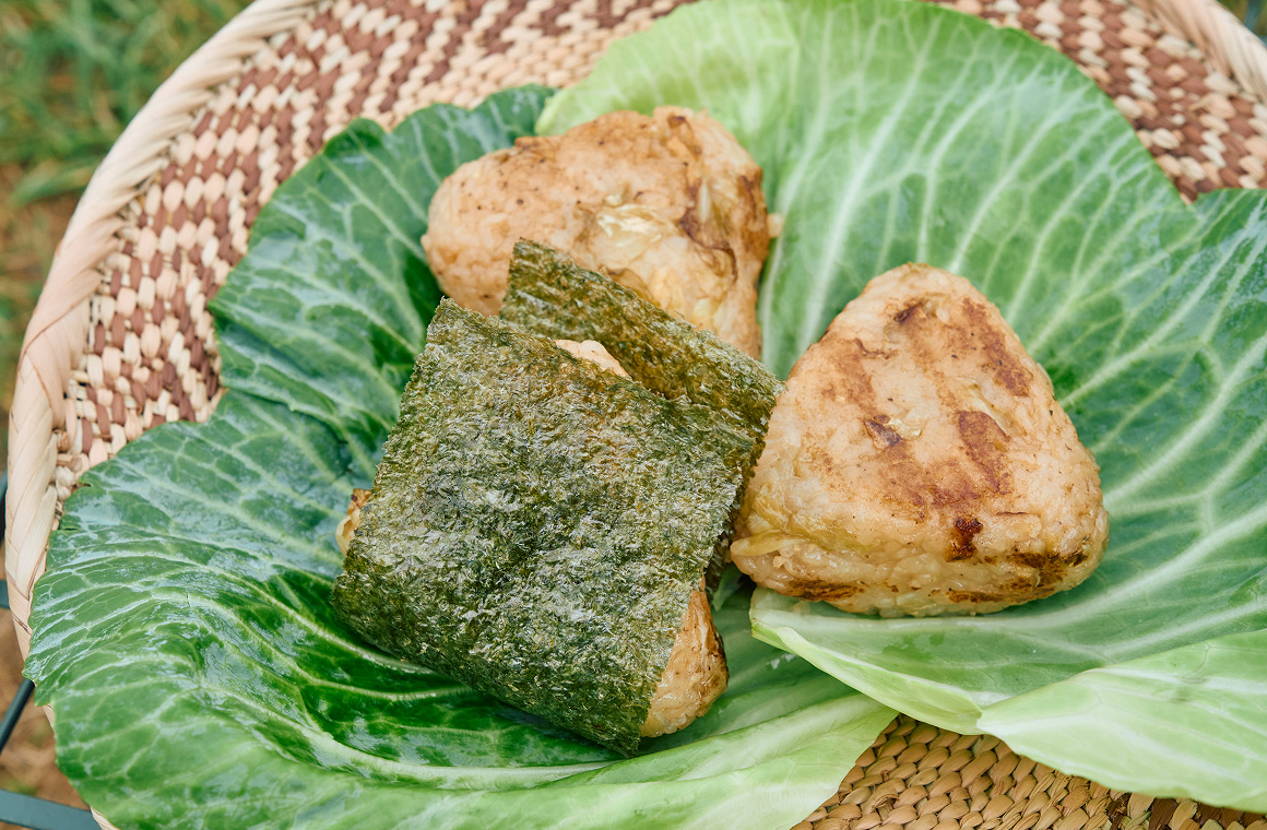 キャベツの炊き込みごはんと焼きおにぎり
