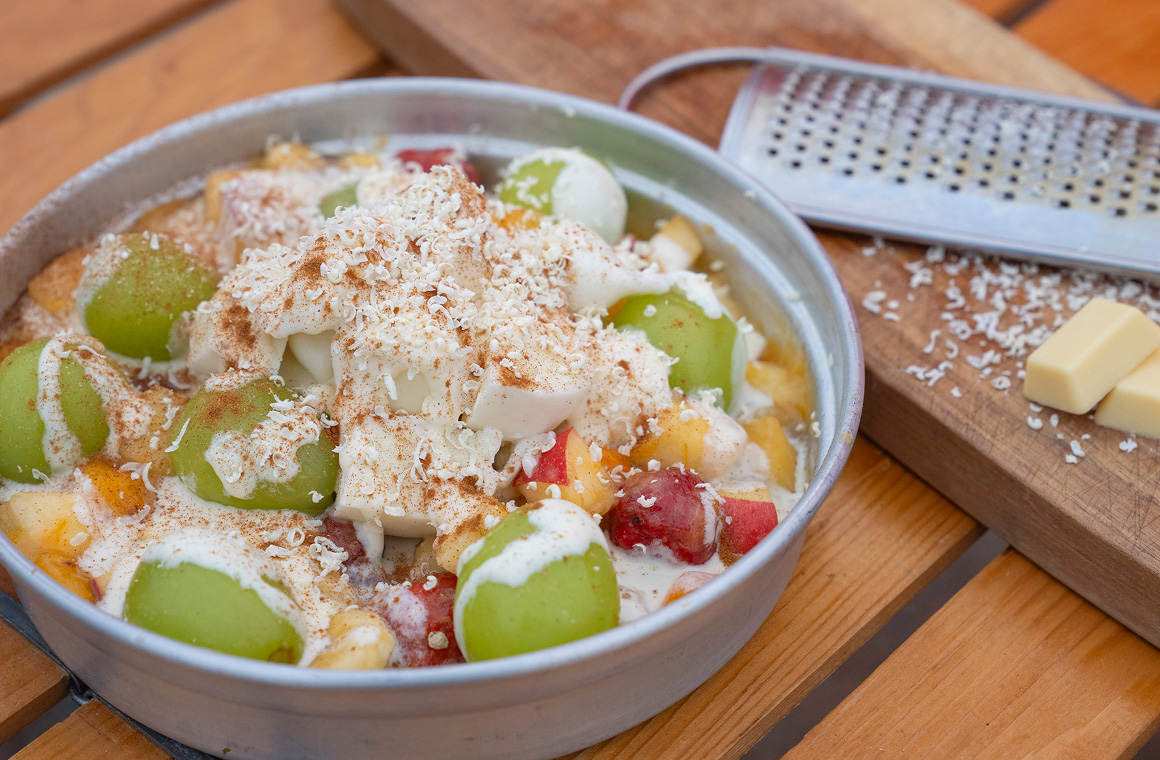 モッツァレラとフルーツのGINO