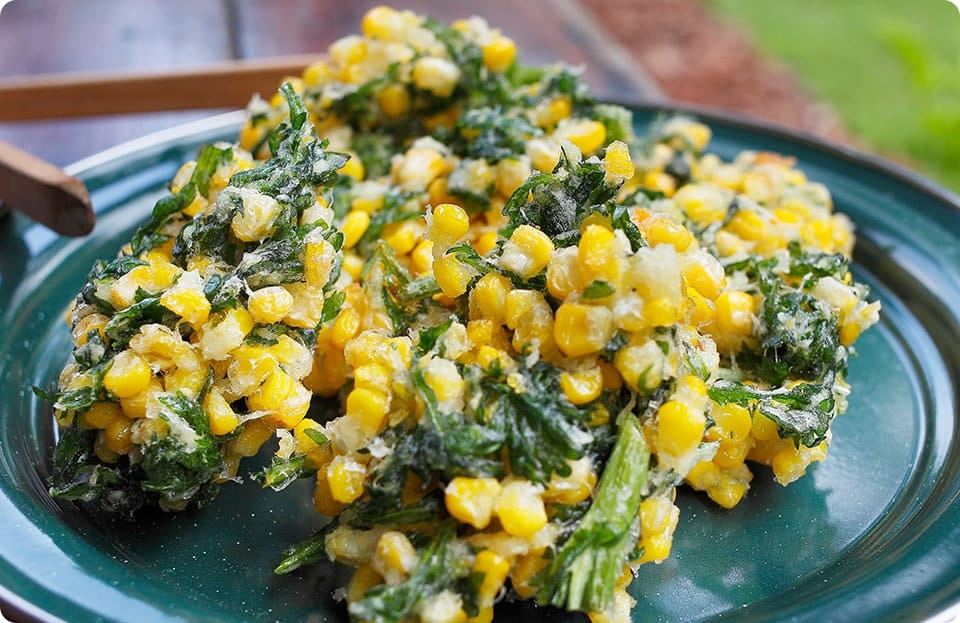 トウモロコシと春菊のかき揚げ
