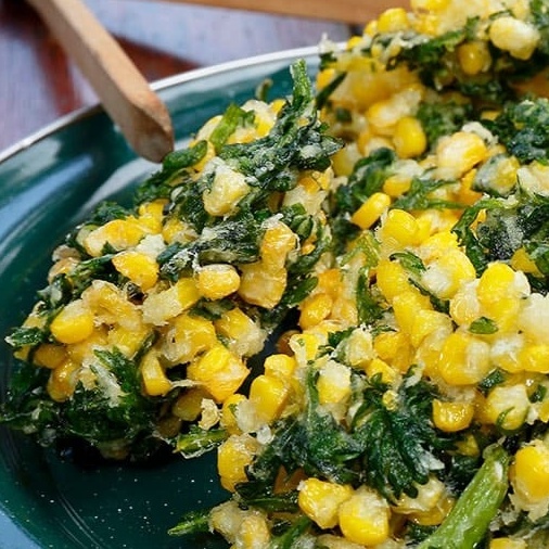 トウモロコシと春菊のかき揚げ